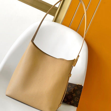 LV 25S LOW KEY HOBO BAG 35 CM IN BEIGE CALFSKIN