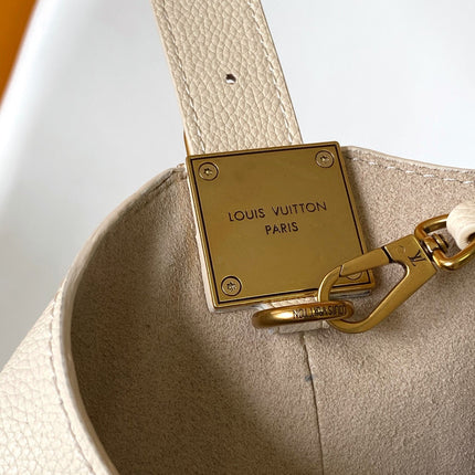 LV 25S LOW KEY HOBO BAG 28 CM IN CREAM WHITE CALFSKIN
