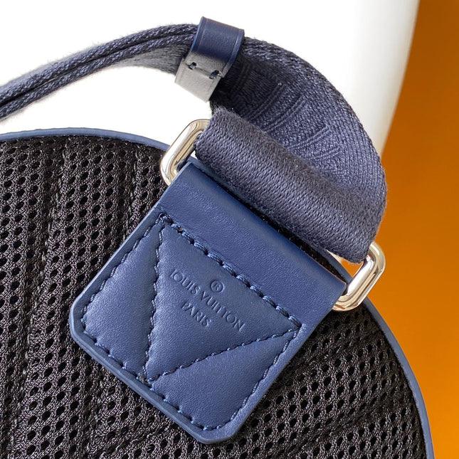 PILOT CROSSBAG 30 IN NAVY BLUE CALFSKIN