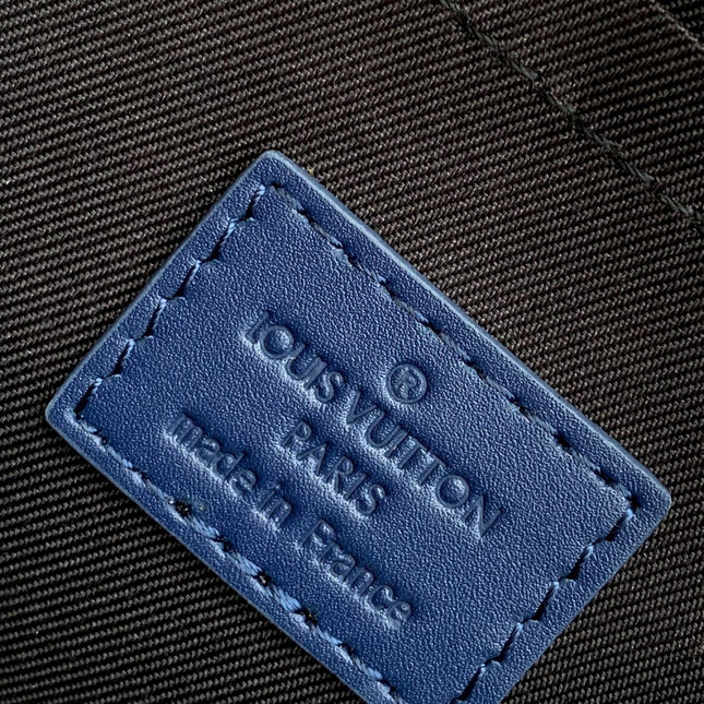 PILOT CROSSBAG 30 IN NAVY BLUE CALFSKIN