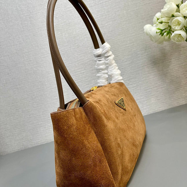 SHOULDER BAG 28 IN TAWNY BROWN SUEDE GOLD LOGO