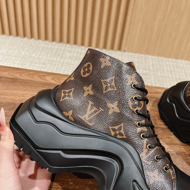 LV WOMEN CHELSEA BOOT IN BLACK MIX CHOCOLATE BROWN MONOGRAM CALFSKIN