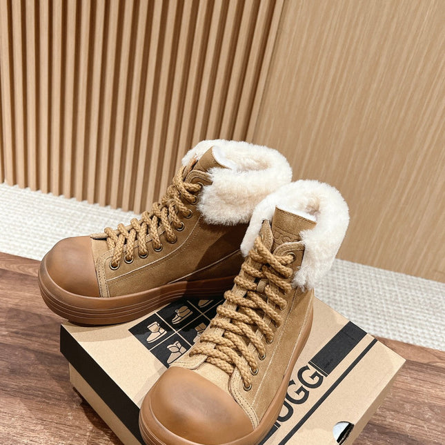 ANKLE BOOTS IN PEANUT BROWN SUEDE AND CALFSKIN