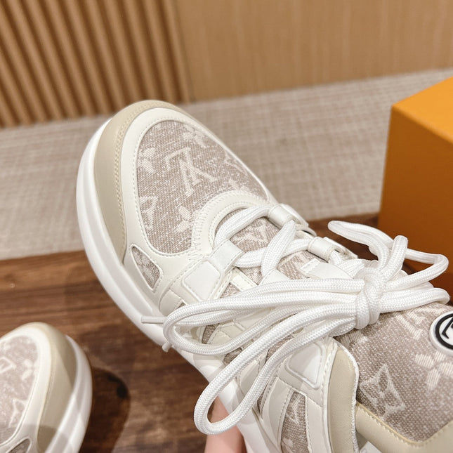 LV ARCHLIGHT SNEAKER IN WHITE CALFSKIN AND CAMEL BEIGE MONOGRAM DENIM