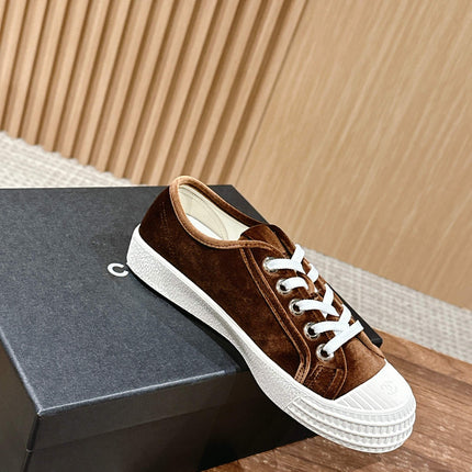 CONVERSE SNEAKER IN PENNY BROWN VELVET