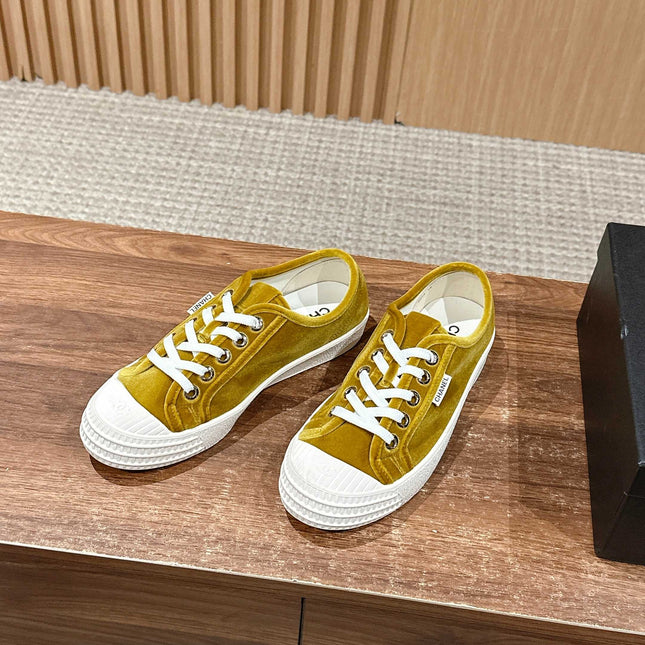 CONVERSE SNEAKER IN DIJON YELLOW VELVET