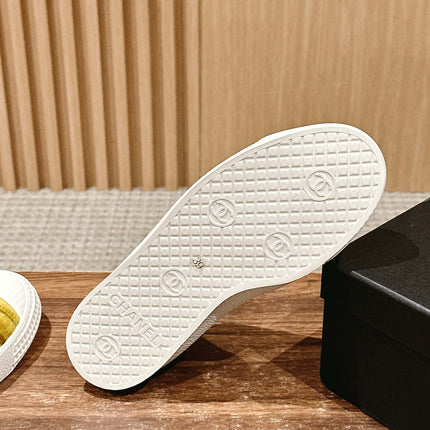 CONVERSE SNEAKER IN DIJON YELLOW VELVET