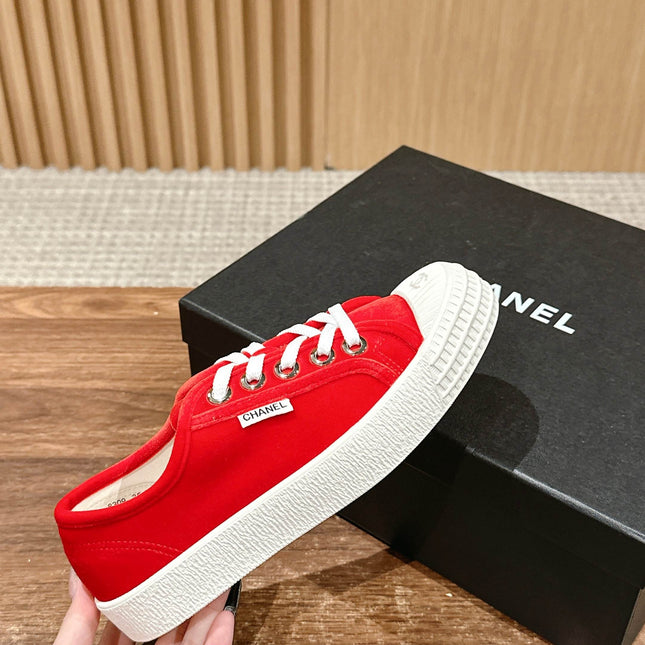 CONVERSE SNEAKER IN RUBY RED VELVET