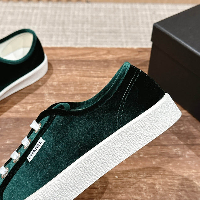 CONVERSE SNEAKER IN DARK GREEN VELVET