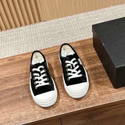 CONVERSE SNEAKER IN BLACK VELVET