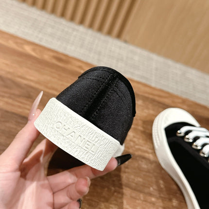 CONVERSE SNEAKER IN BLACK VELVET