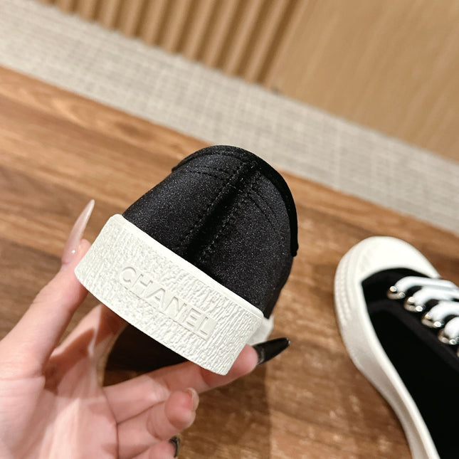 CONVERSE SNEAKER IN BLACK VELVET