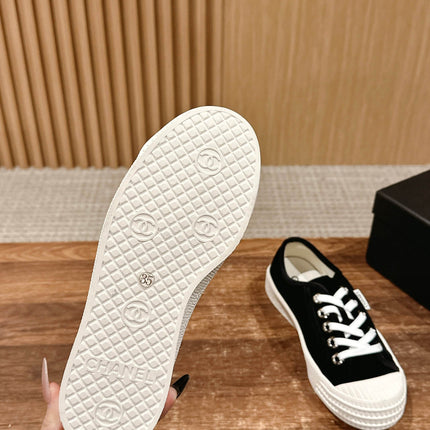 CONVERSE SNEAKER IN BLACK VELVET