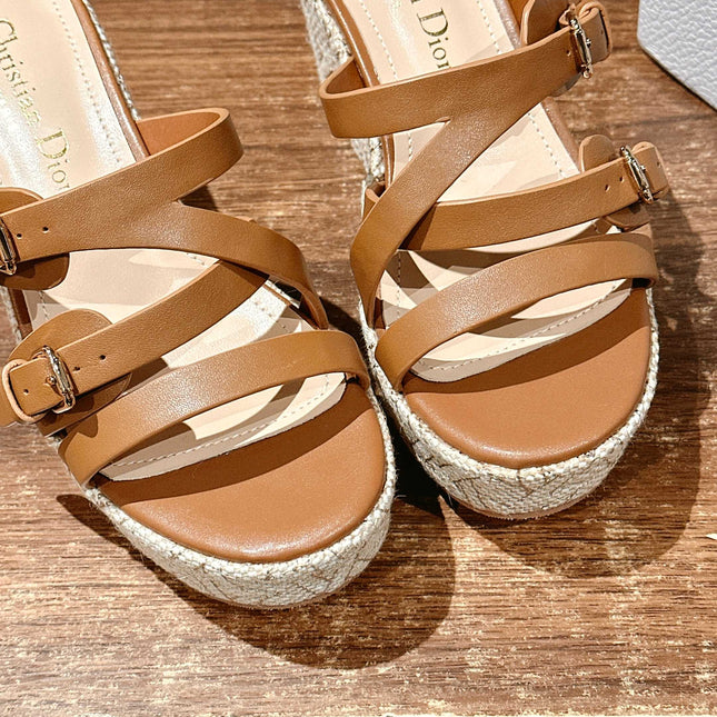 ATTITUDE WEDGE SLIDE 90MM IN BROWN ADJUSTABLE STRAPS CALFSKIN CANVAS SOLE