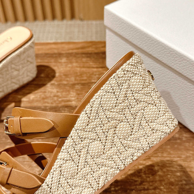 ATTITUDE WEDGE SLIDE 90MM IN BROWN ADJUSTABLE STRAPS CALFSKIN CANVAS SOLE