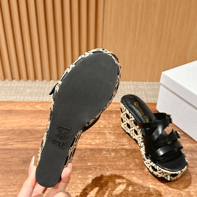 ATTITUDE WEDGE SLIDE 90MM IN BLACK ADJUSTABLE STRAPS CALFSKIN CANVAS SOLE