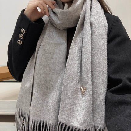 SCARF 200 CM IN PALE GRAY CASHMERE WITH GOLD LOGO 393102