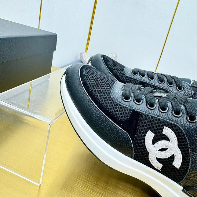 CLASSIC TRAINER IN BLACK MERCERIZED VELVET WITH WHITE LOGO
