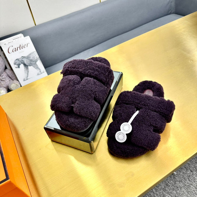CHYPRE SANDAL IN EGGPLANT PURPLE SHEARLING