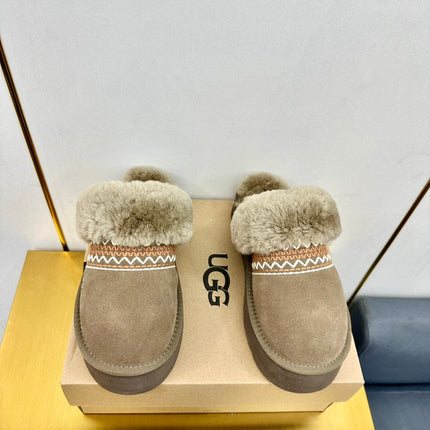 THICK-SOLED EMBROIDERED WARM FURRY CLOGS IN PEANUT BROWN SUEDE AND SHEARLING