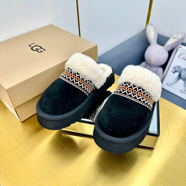 THICK-SOLED EMBROIDERED WARM FURRY CLOGS IN BLACK SUEDE AND SHEARLING