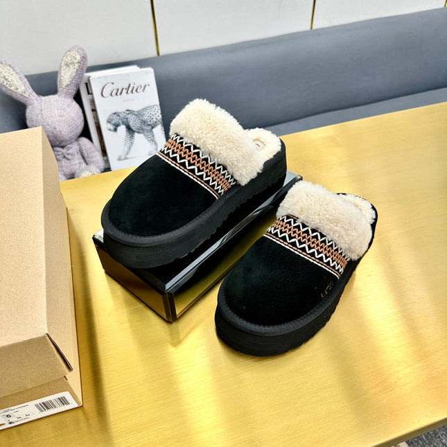 THICK-SOLED EMBROIDERED WARM FURRY CLOGS IN BLACK SUEDE AND SHEARLING