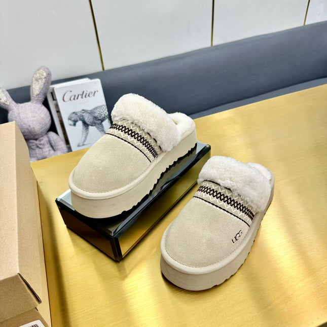 THICK-SOLED EMBROIDERED WARM FURRY CLOGS IN IVORY TAN SUEDE AND SHEARLING