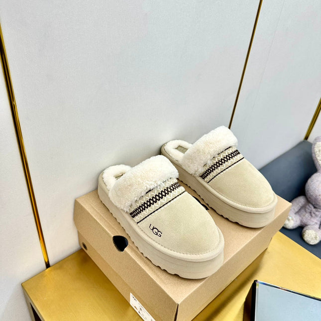 THICK-SOLED EMBROIDERED WARM FURRY CLOGS IN IVORY TAN SUEDE AND SHEARLING