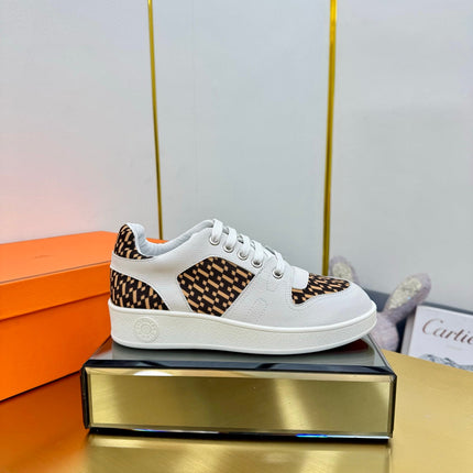 FREE SNEAKER IN WHITE CALFSKIN AND "H EN BIAIS" BROWN CANVAS