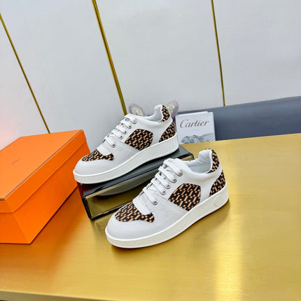 FREE SNEAKER IN WHITE CALFSKIN AND "H EN BIAIS" BROWN CANVAS