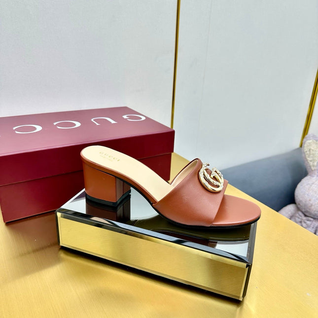 GG HIGH HEELS IN BROWN CALFSKIN GOLD-TONE HARDWARE WITH RHINESTONES