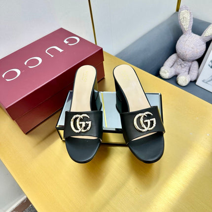 GG HIGH HEELS IN BLACK CALFSKIN GOLD-TONE HARDWARE WITH RHINESTONES