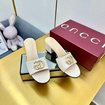 GG HIGH HEELS IN CREAM WHITE CALFSKIN GOLD-TONE HARDWARE WITH RHINESTONES