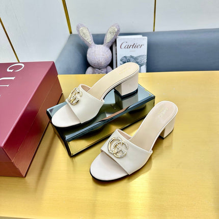 GG HIGH HEELS IN CREAM WHITE CALFSKIN GOLD-TONE HARDWARE WITH RHINESTONES