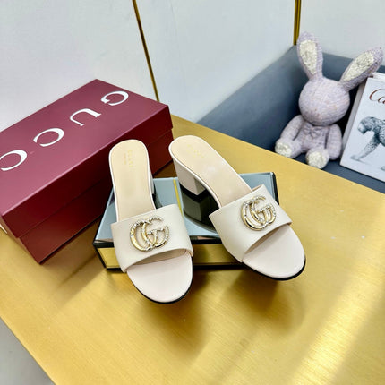 GG HIGH HEELS IN CREAM WHITE CALFSKIN GOLD-TONE HARDWARE WITH RHINESTONES