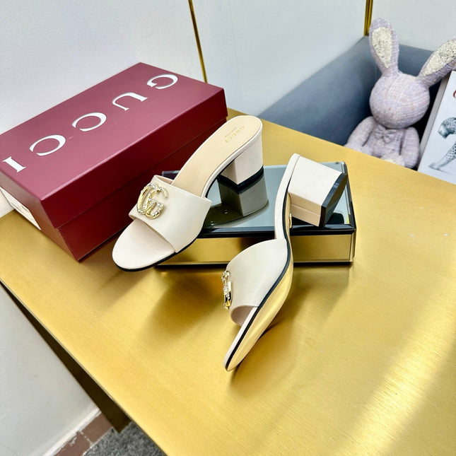 GG HIGH HEELS IN CREAM WHITE CALFSKIN GOLD-TONE HARDWARE WITH RHINESTONES