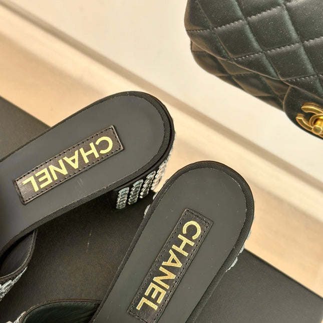 BLOCK HEEL MULE WITH WHITE RHINESTONES IN BLACK LAMBSKIN