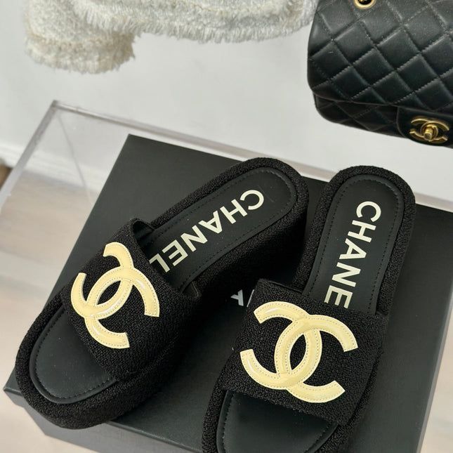 CLASSIC SLIPPERS THICK SOLE IN BLACK TWEED