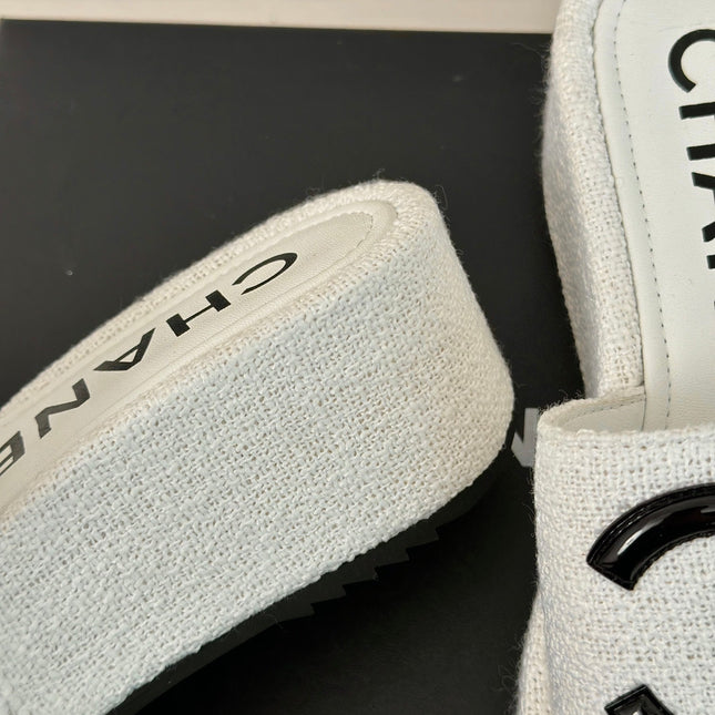 CLASSIC SLIPPERS THICK SOLE IN WHITE TWEED