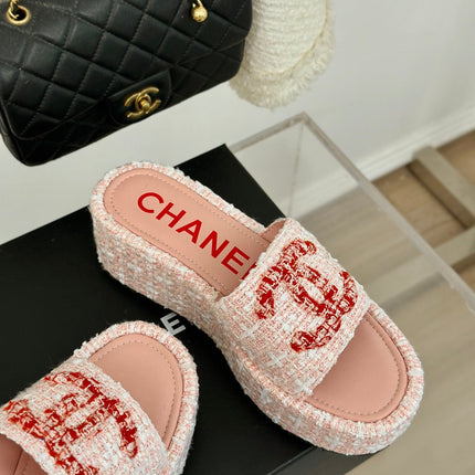 CLASSIC SLIPPERS THICK SOLE IN LIGHT PINK TWEED