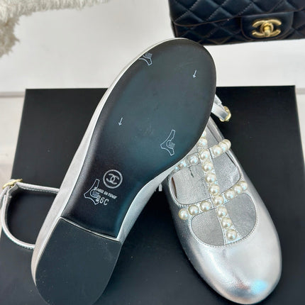 MARY JANES SHOES SILVER GOATSKIN WITH FAUX PEARL