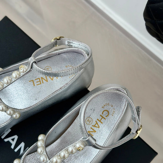 MARY JANES SHOES SILVER GOATSKIN WITH FAUX PEARL