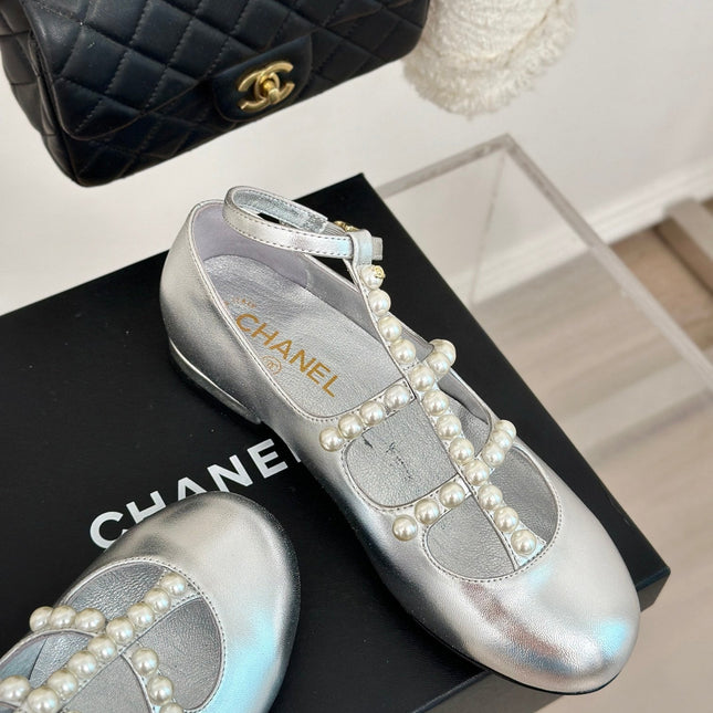 MARY JANES SHOES SILVER GOATSKIN WITH FAUX PEARL