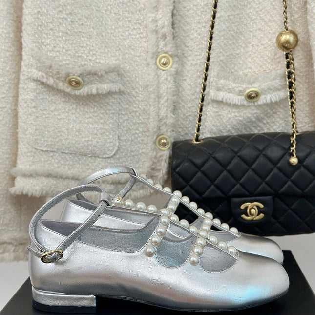 MARY JANES SHOES SILVER GOATSKIN WITH FAUX PEARL