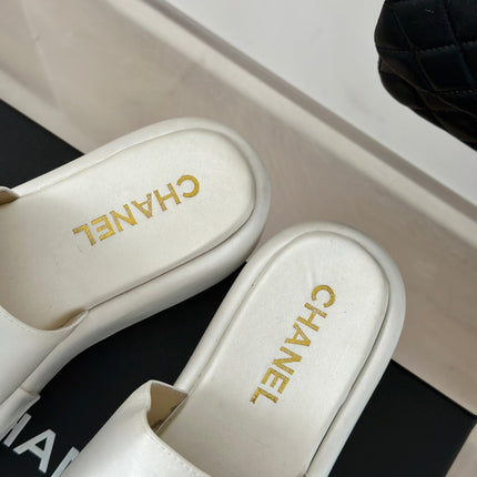 SLIPPERS THICK SOLE IN WHITE SATIN