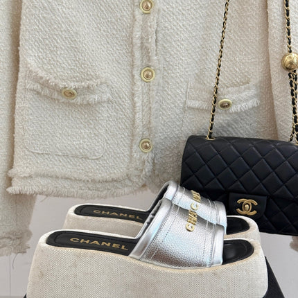 PLATFORM SLIPPERS IN SILVER LAMBSKIN