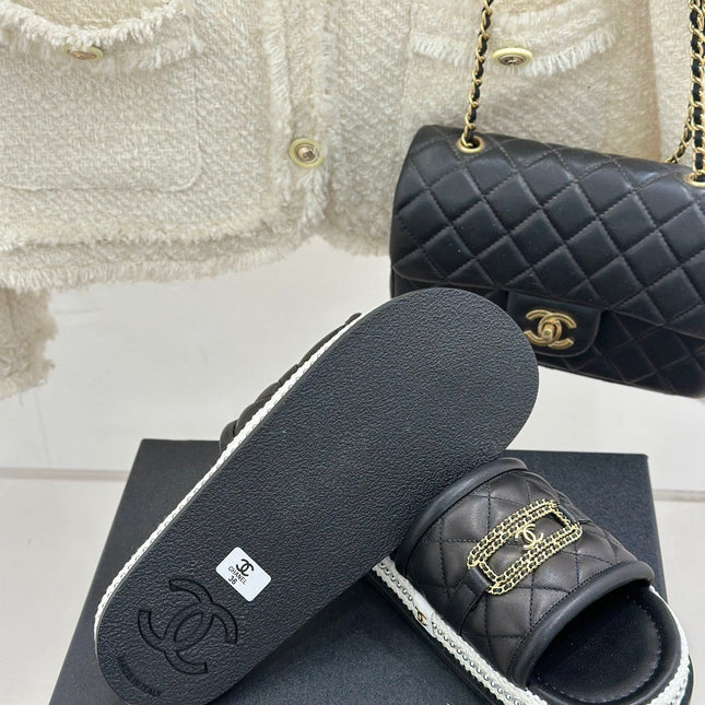DIAMOND QUILTED CHAIN LAZY SLIPPERS IN BLACK LAMBSKIN