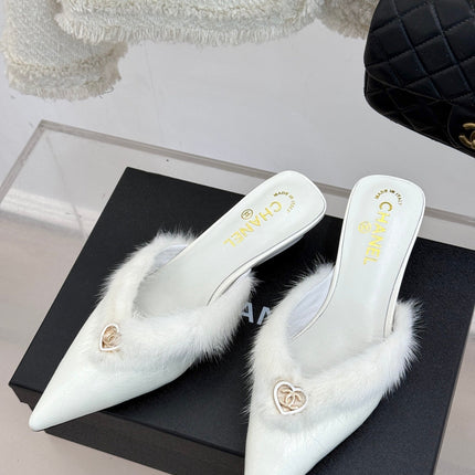 RABBIT FUR POINTED-TOE MULE IN WHITE LAMBSKIN