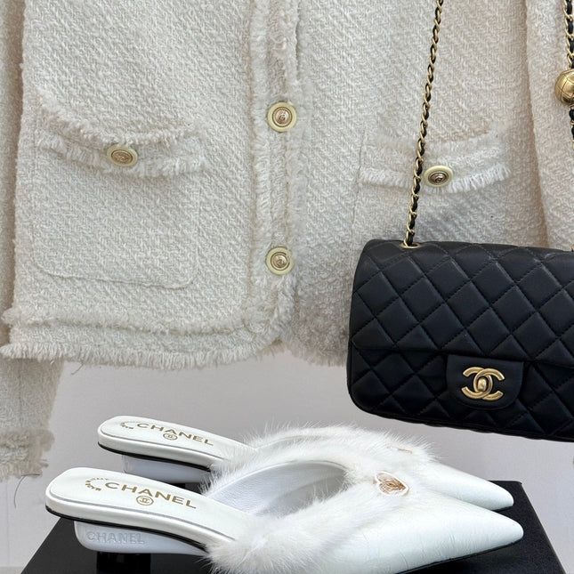 RABBIT FUR POINTED-TOE MULE IN WHITE LAMBSKIN