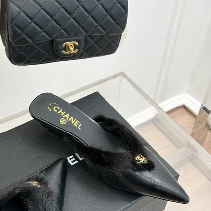 RABBIT FUR POINTED-TOE MULE IN BLACK LAMBSKIN